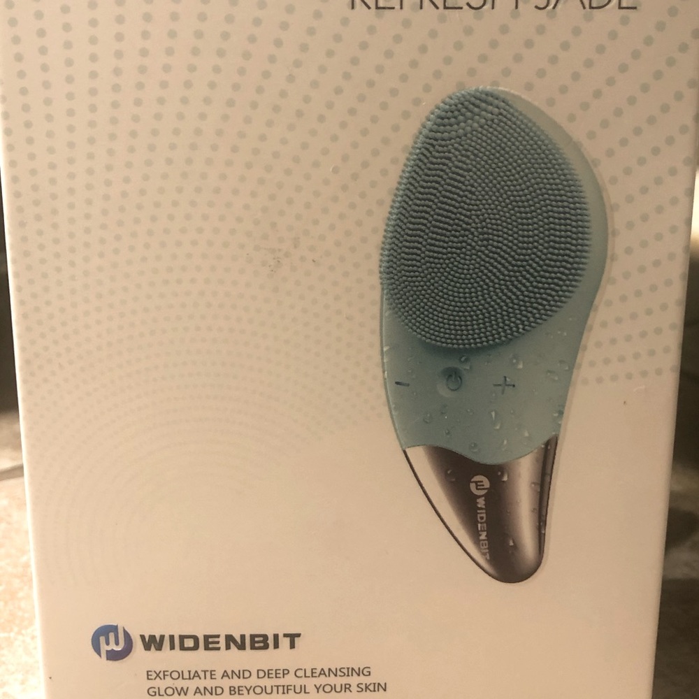SONIC Facial cleansing brush with massage